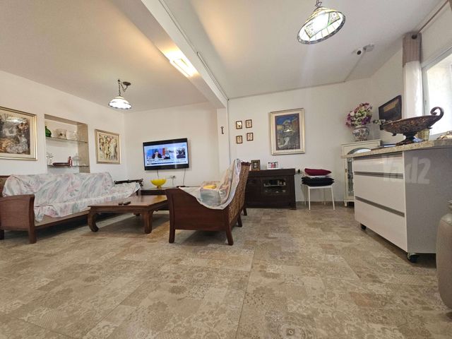 דירה למכירה בירושלים (תיווך) — 2