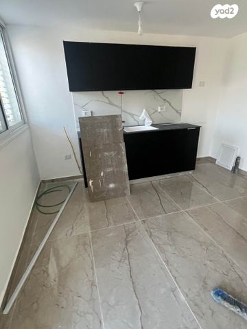 גיורא יוספטל 