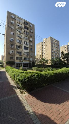 שדרות ירושלים 82