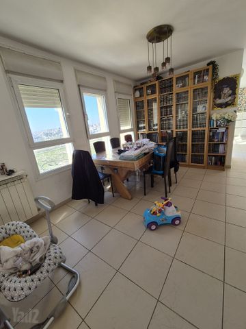 דירה למכירה בירושלים (תיווך) — 2