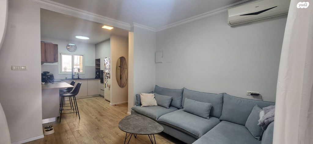 דירה, בני עי''ש, בני עי"ש