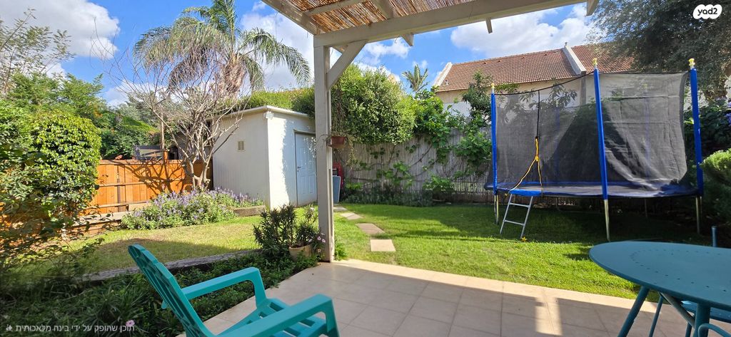 דו משפחתי, צור יגאל, כוכב יאיר / צור יגאל