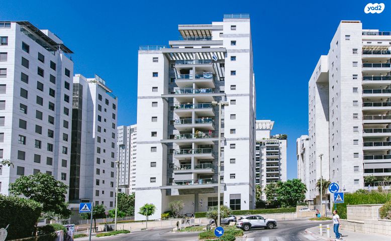 אליהו בן חור 12