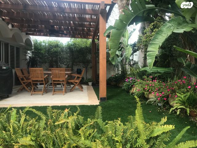 גני צהלה, רמות צהלה