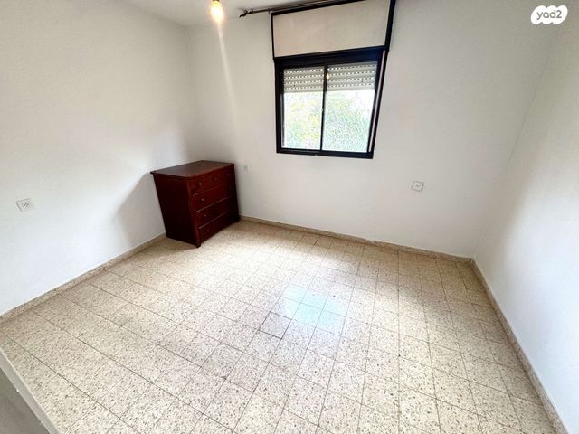 מעפילי אגוז 69