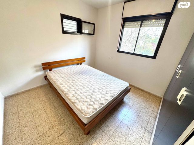 מעפילי אגוז 69