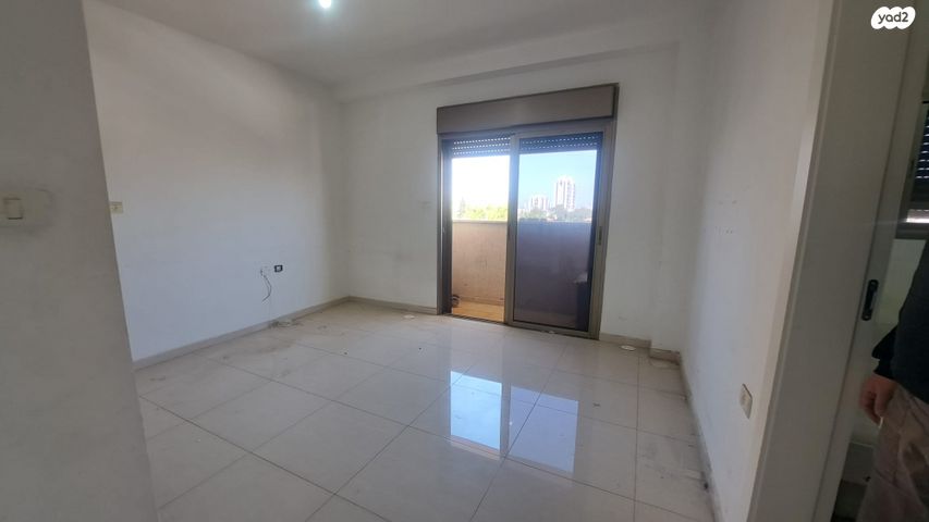 מודעת נכס, ראשונים, ראשון לציון