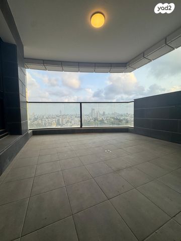 שכונת בן גוריון, מרכז העיר ג'