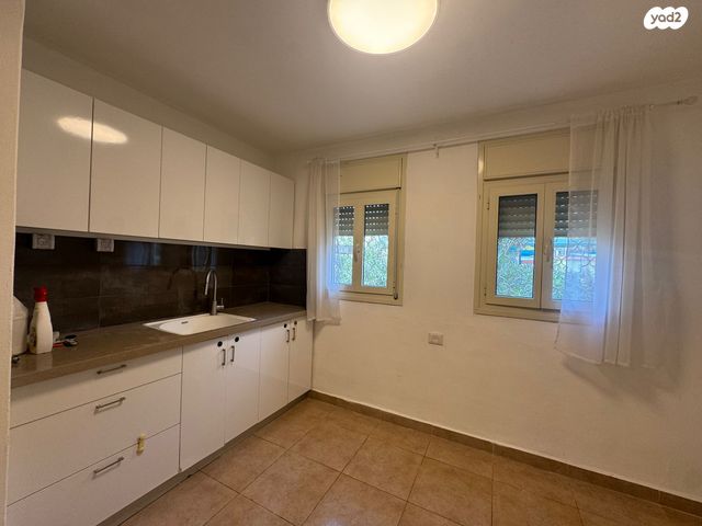 שדרות דגניה 18