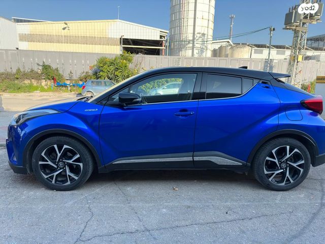מודעת רכב טויוטה C-HR
