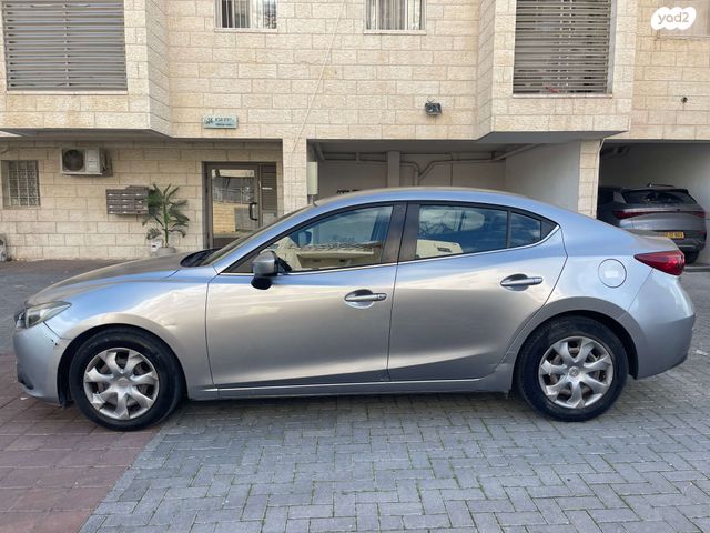 מודעת רכב מאזדה 3