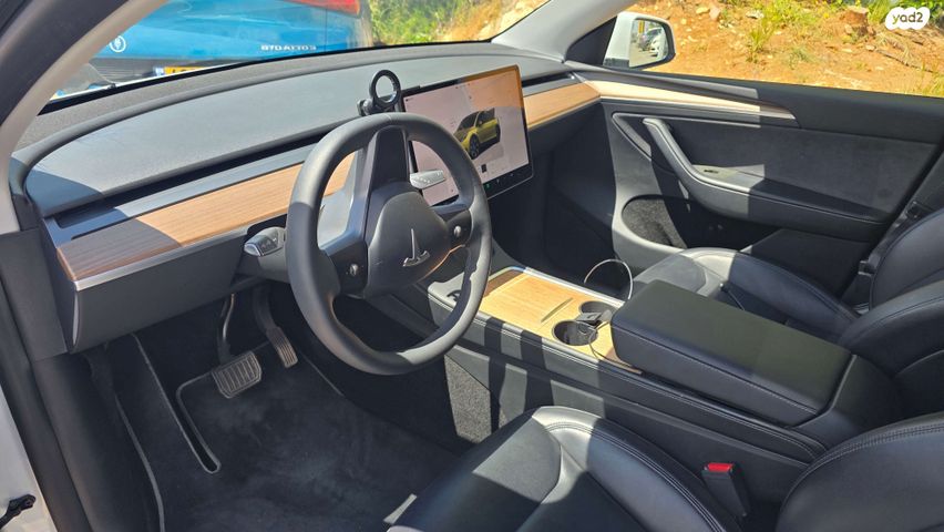 מודעת רכב טסלה מודל Y