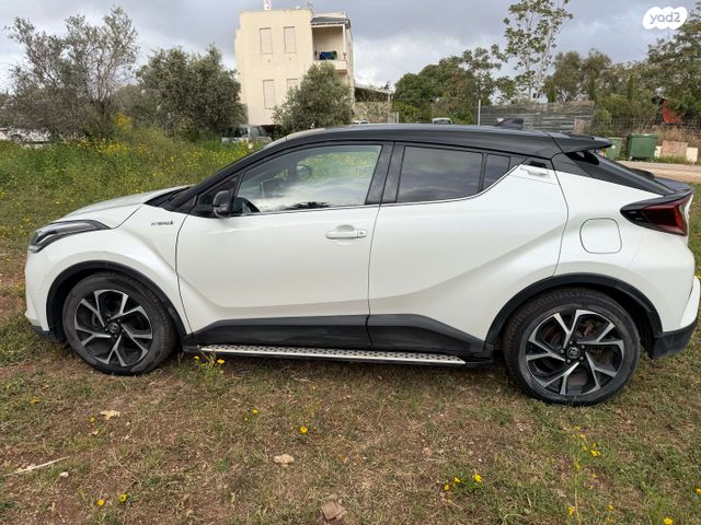 מודעת רכב טויוטה C-HR