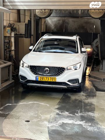 מודעת רכב אם ג'י ZS