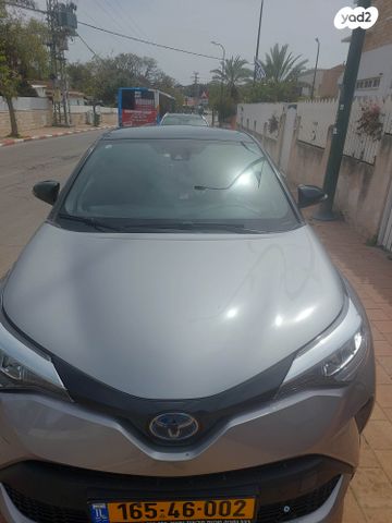 מודעת רכב טויוטה C-HR