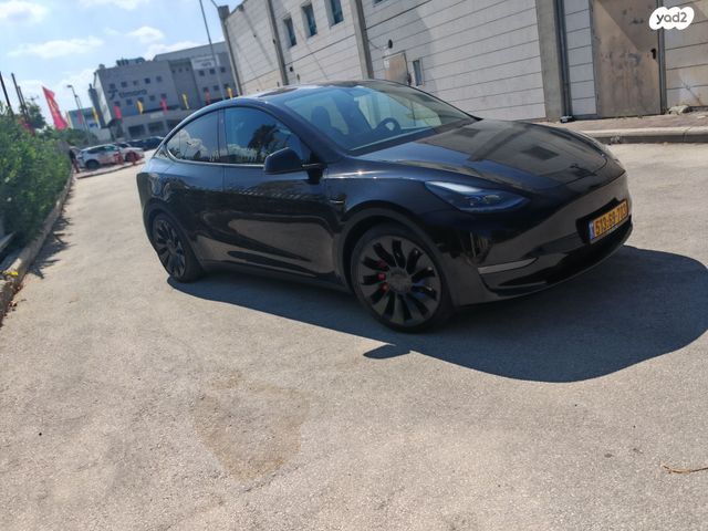 מודעת רכב טסלה מודל Y