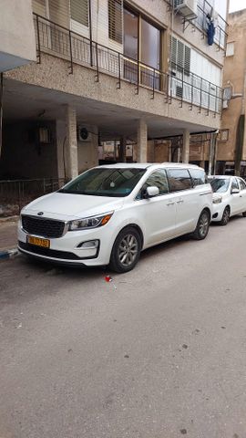 מודעת רכב קיה קרניבל
