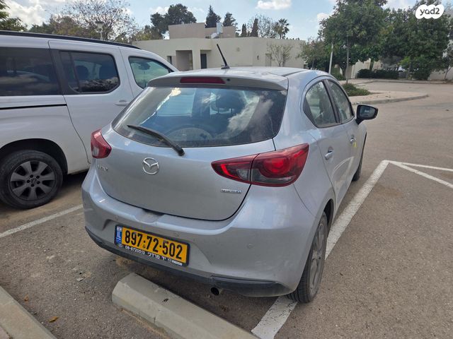 מודעת רכב מאזדה 2