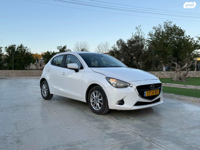 מודעת רכב מאזדה 2