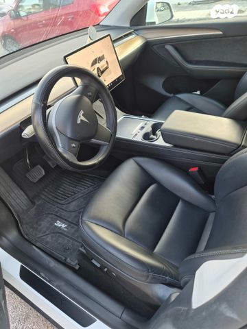 מודעת רכב טסלה מודל Y