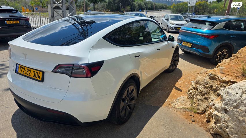 מודעת רכב טסלה מודל Y