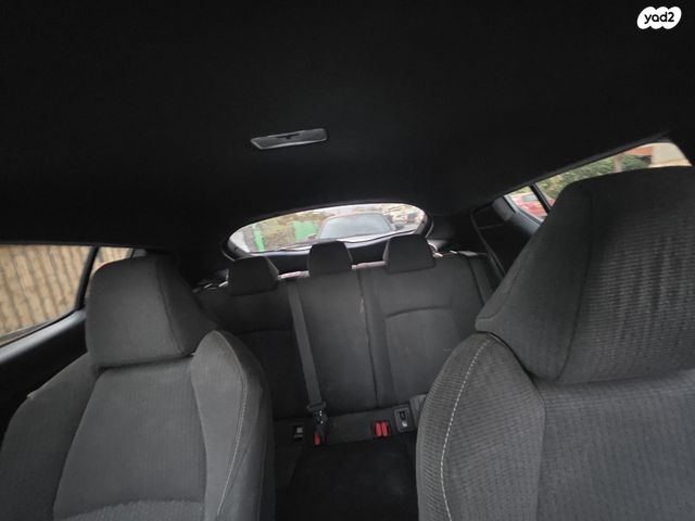 מודעת רכב טויוטה C-HR