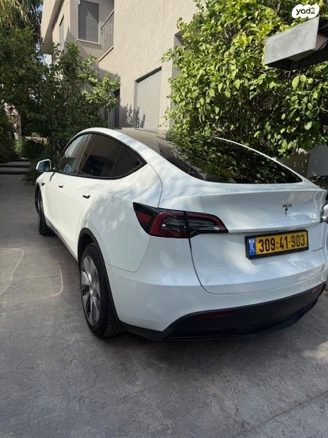 מודעת רכב טסלה מודל Y