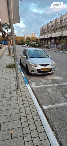 מודעת רכב מאזדה 2