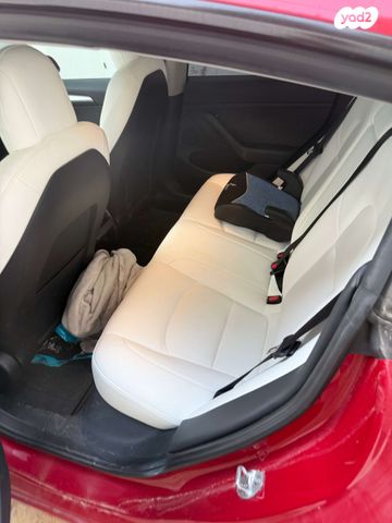 מודעת רכב טסלה מודל 3