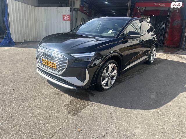 מודעת רכב אאודי Q4 e-tron