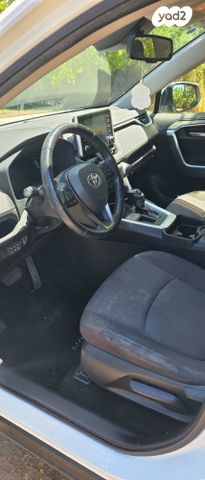 מודעת רכב טויוטה RAV4