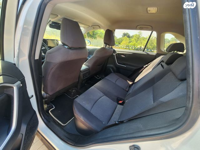 מודעת רכב טויוטה RAV4