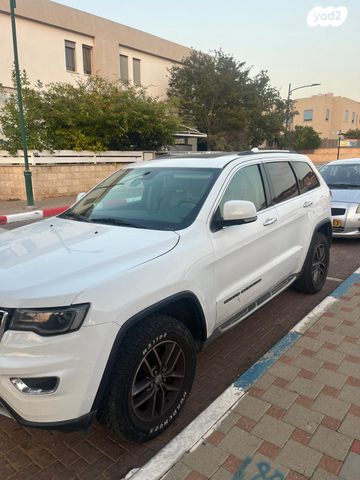 מודעת רכב ג'יפ גרנד צ'ירוקי