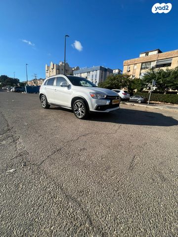 מודעת רכב מיצובישי ASX