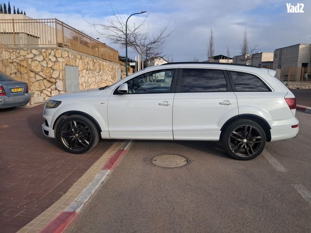 מודעת רכב אאודי Q7