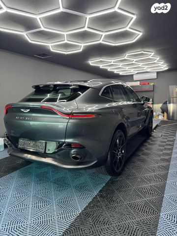 מודעת רכב אסטון מרטין DBX