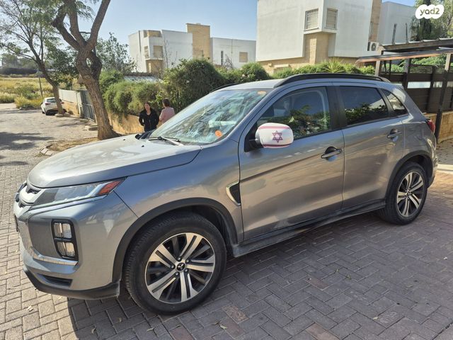 מודעת רכב מיצובישי ASX