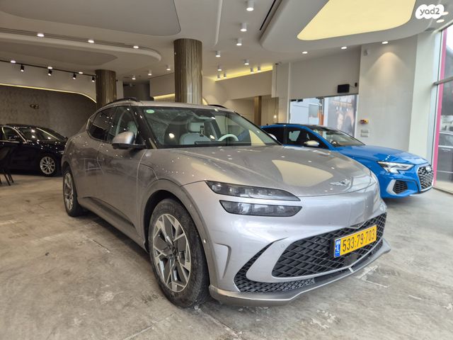 מודעת רכב ג'נסיס GV60