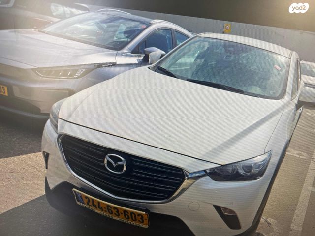 מודעת רכב מאזדה CX-3
