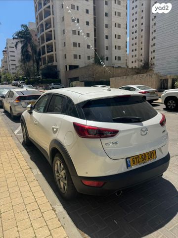 מודעת רכב מאזדה CX-3