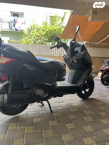 מודעת רכב סאן יאנג ג'וי רייד 200