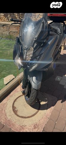 מודעת רכב קימקו AK 550