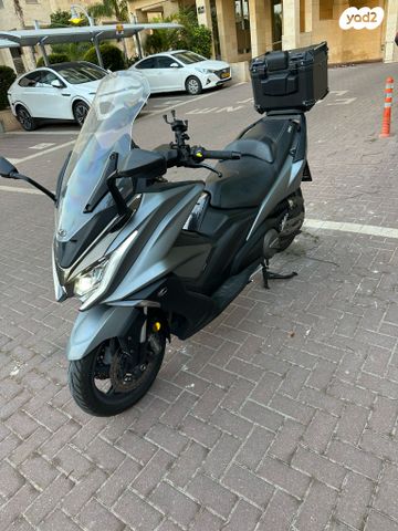 מודעת רכב קימקו AK 550