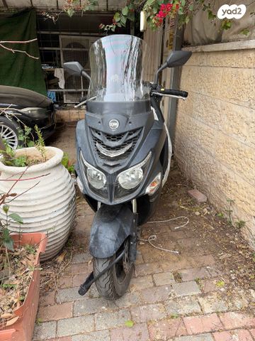 מודעת רכב סאן יאנג ג'וי רייד 200