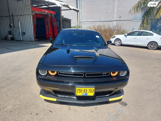 מודעת רכב דודג' צ'לנג'ר