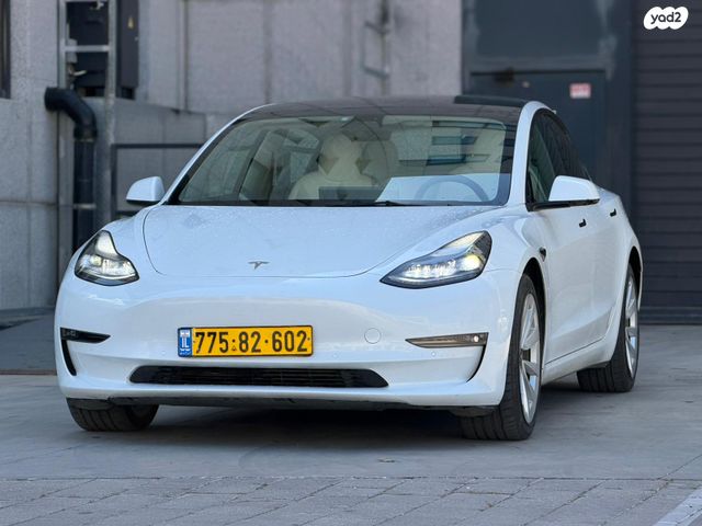 מודעת רכב טסלה מודל 3