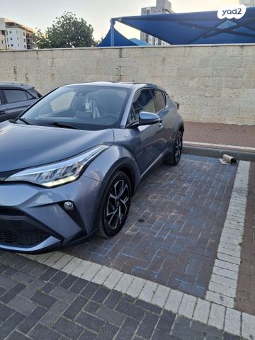 מודעת רכב טויוטה C-HR
