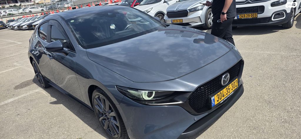 מודעת רכב מאזדה 3