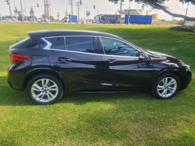 מודעת רכב אינפיניטי Q30 1