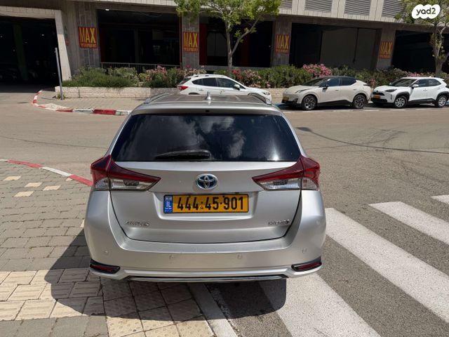 מודעת רכב טויוטה אוריס 1